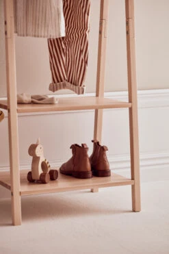 Kid's Concept Saga Blonde Hangers -Cheap GEJST Store 568906 01 12 EnvironmentImage 9d7eb74ff9